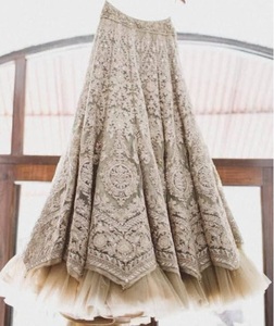 ผ้าทอชนิดเส้นใยวิสคอสและผ้าไหมแก้วเหมาะสำหรับสวมใส่แบบดั้งเดิมเมือง lehenga และชุดแต่งงาน - Product Image 2