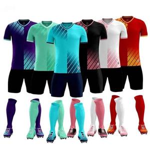 Vêtements de football en polyester respirant de haute qualité Maillots de clubs de football pour enfants Uniformes de football pour hommes et femmes - Product Image 1