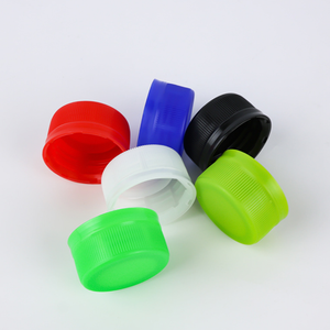Tapones de rosca de color personalizado de 28mm de plástico PP ecológico de Vietnam para botellas de bebidas de agua mineral de jugo marca Pavico - Product Image 4