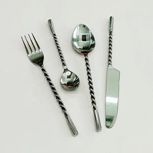 Nouvel ensemble de couverts Portugal avec logo personnalisé à vendre avec ensemble d'ustensiles uniques à poignée torsadée en plaqué argent - Product Image 2