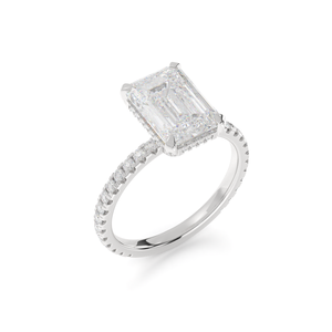 Anillo de Compromiso de Oro Blanco de 14K con Esmeralda de 1.98 Quilates, Halo Oculto, Diseño Artesanal de Lujo para Novia - Product Image 4