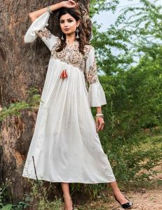 Blouses décontractées à broderie florale pour femmes Nouveau 2024 Tops en coton avec trois quarts tous les temps meilleures manches XS Taille pour le printemps - Product Image 1