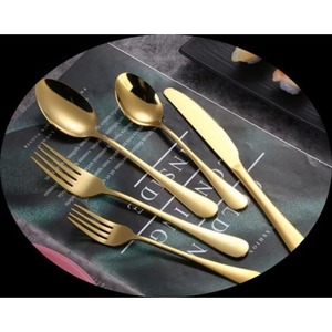 Ensemble de couverts en acier inoxydable au design minimaliste pour les repas à la maison et les fêtes offrant élégance et praticité - Product Image 5