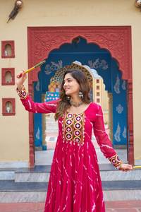 คอลเลกชันใหม่ Salwar Kameez การเย็บปักถักร้อยหนักสไตล์ลำลองแห้งเร็วสำหรับผู้หญิงปาร์ตี้งานแต่งงาน - Product Image 3