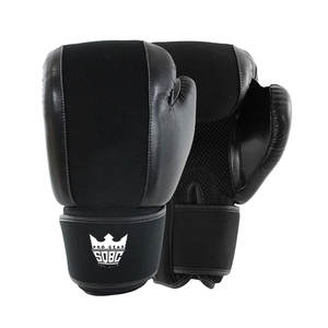 Gants de boxe MMA en cuir sur mesure avec logo personnalisé, évacuation de l'humidité et ajustement confortable pour enfants - Product Image 1