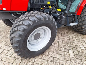 รถแทรกเตอร์เดินตาม Massey Ferguson 1755M ขับเคลื่อน 4 ล้อ ระบบเกียร์  รถแทรกเตอร์อเนกประสงค์ทางการเกษตร แบบมีห้องโดยสารสีแดง - Product Image 6