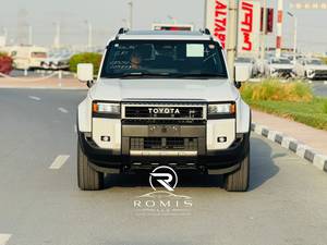Toyota Land Cruiser J2022 SUV Usato Bianco 4 Porte Veicolo Fuoristrada per Viaggi d'Affari - Product Image 1