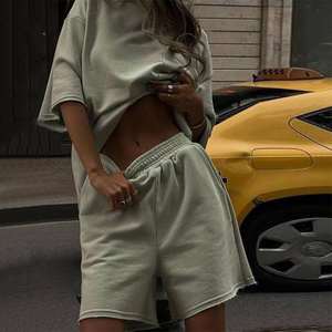 Conjunto de Dos Piezas para Mujer, Shorts por Encima de la Rodilla, Estilo Casual de Verano, Color Sólido, Cuello Redondo, Manga Corta, Elástico, Transpirable, Tejido de Punto Deportivo - Product Image 2