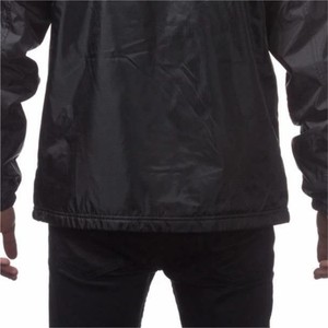 Chaqueta Cortavientos Ligera con Capucha y Tela Resistente al Agua para un Uso Exterior Confiable y Cómodo - Product Image 4