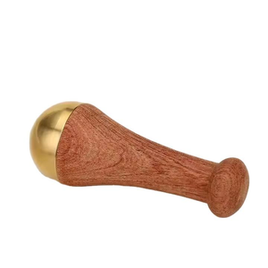 Elegante Masajeador de Madera Kansa Hecho a Mano y Ecológico con Mango de Madera Pura para Desintoxicación Profunda del Rostro y Pies, Uso en Spa, de la India - Product Image 6