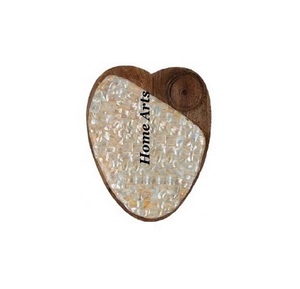 Tabla de madera hecha a mano para quesos y fregona, tabla de cortar de frutas de tamaño personalizado en forma de corazón para uso en hoteles y restaurantes - Product Image 1