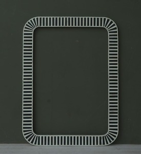 Espejo Redondo de Baño Estilo Industrial para Proyectos Hoteleros con Marco de Acero Inoxidable Dorado, Hecho a Mano con Vidrio Ecológico - Product Image 2