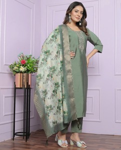 Ensemble Salwar Kameez Dupatta en soie brodée semi-cousu, design moderne, élégant, pour mariage pakistanais et tenue longue indienne - Product Image 2
