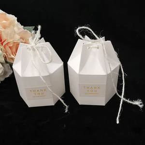 Kraft White Lantern Hexagon Candy Caja de regalo Boda Dragee Cake Chocolate Cajas de embalaje Suministros de fiesta de cumpleaños de Navidad - Product Image 6