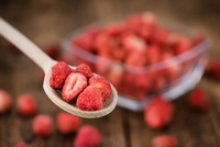 [HOT] Vietnam FD Gehele Zoete Aardbei Knapperig Fruit Heldere Smaak Natuurlijke Gezonde Snack 5kg Grote Vraag 2025 Beste Prijs
