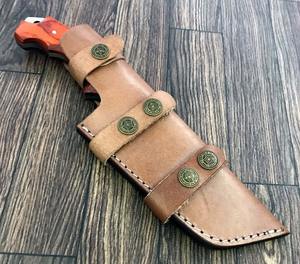 Cuchillo rastreador D2 hecho a mano personalizado mango de madera Pakka de colores Funda de cuero duradera hecha a mano y cuchillo. - Product Image 6