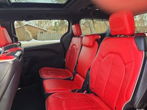 EXQUISITELY USED 2020 P-ACIFICA LIMITED RED <b>S</b> FWD MINIVAN <b>9</b>-SPEED 287 HP FRONT WHEEL DRIVE TRANSMISSION AUTOMATIC - Product Image 3