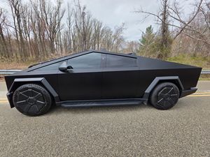 Tesla Cybertruck 2025, Vehículo de Bajo Kilometraje, Caja de Cambios Automática, Dirección Suave, Gasolina/Eléctrico, Batería de Litio - Product Image 6