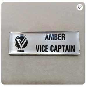 Insignia acrílica personalizada a todo color Acabado brillante Perfecto para eventos y marcas del personal corporativo - Product Image 2