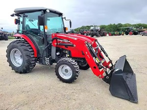 แมสซีย์เฟอร์กูสันรถตักทางการเกษตรขับเคลื่อนทุกล้อด้านหน้าและเครื่องยนต์หลักรวมอุปกรณ์อื่นๆ - Product Image 2