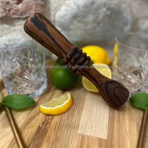 SANIYA HANDICRAFT Cóctel de madera natural único Muddler Recuerdo de madera pulido hecho a mano Cada pieza Estilo de amor único - Product Image 1