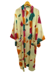 Robe kimono patchwork à la mode, couvre-bikini, vêtement de nuit, robe longue, kimono en soie recyclée vintage indienne fait à la main - Product Image 5