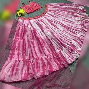 Travail léger lehenga de fille haut sur demande avec travail de fantaisie Lehenga Choli pour mariage et fête porter des prix de gros de l'Inde - Product Image 3