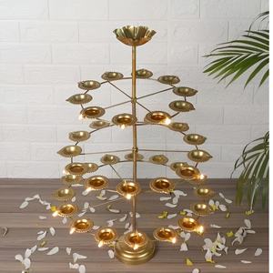 Diyas en métal pour Diwali Diyas en fer faits à la main pour décoration Diwali fabriqués à la main forme ronde Diya métal Urli 2024 - Product Image 1