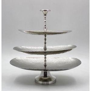 Bonbons en couches décoratives et plateau de fruits avec texture martelée - Product Image 6