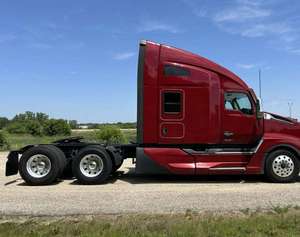 Camiones Tractores Usados de Alto Rendimiento 2022 con Transmisión Automática, Diseño Aerodinámico y Cabina Espaciosa - Product Image 5