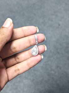 จี้เพชรสำหรับผู้หญิงสีขาว/สีเหลือง/สีโรสโกลด์ประดับลูกแพร์ - Product Image 3