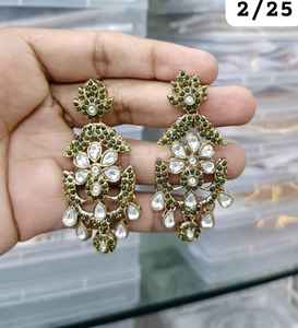 Joyería India al por mayor de último diseñador tradicional y de moda de pendiente jhumka Kundan para mujer joyería de pendiente elegante - Product Image 2