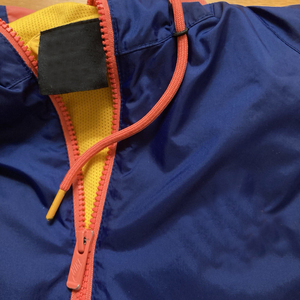 2025 veste à capuche imperméable à la mode pour hommes veste extérieure de haute qualité avec décoration de broderie - Product Image 3