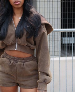 Survêtement d'entraînement survêtements grande taille vêtements pour femmes ensemble de pantalons deux pièces sweat à capuche court et pantalon de survêtement femmes ensemble 2 pièces - Product Image 6