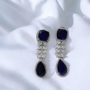 Boucles d'oreilles mignonnes de créateur avec pierre de zircon Accessoires de mode pour fête avec pierre de zircon pour femmes - Product Image 2