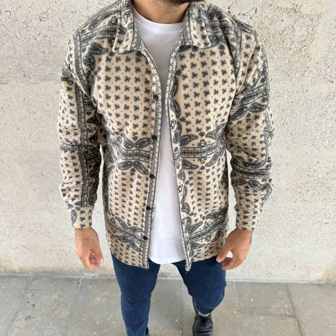 สีเทาเข้ม