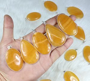 Pendentif en calcite jaune serti de pierres précieuses personnalisées pour les commandes en gros - Product Image 4
