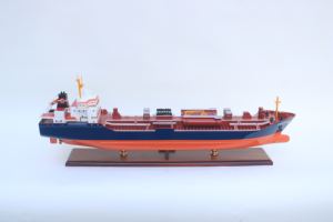 Modèle de voilier en bois artisanal écologique - Product Image 3