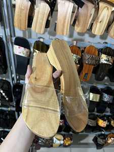 Sandalias Tradicionales Vietnamitas de Madera para Mujer con Parte Superior de Seda, Estilo Informal para Todas las Estaciones - Ao Dai Vietchoice - Product Image 5