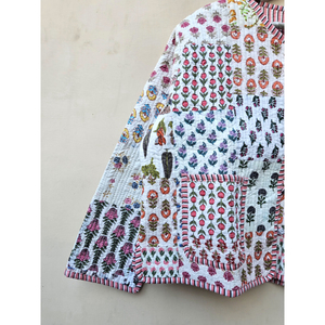 Veste d'hiver en coton réversible à col en V pour femme, style bohème artisanal, écologique, design unique en patchwork matelassé - Product Image 2