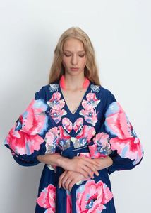Vestido Étnico Bohemio para Mujer, Bordado Floral, Cuello en V, Longitud del Té, Cinturón Medio de Encaje, Estilo Bordado Único Inspirado en Ucrania - Product Image 2