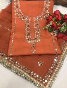 Trajes sin costuras bordados a mano de diseñador moderno Ropa india y pakistaní - Product Image 2