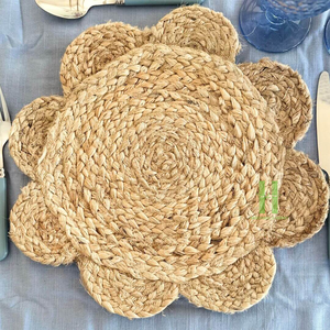 Hot Trend Oval <b>Seagrass</b> Charger Plates Woven <b>Seagrass</b> <b>Placemat</b> OEM Hot Sale <b>Placemat</b> Rattan Charger Plate From Vietnam - Product Image 5