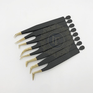 แหนบต่อขนตาปลอมเคลือบผงสีดำด้านสีทองและลายเพชรที่ยั่งยืนปรับแต่งฉลากได้ตามต้องการ - Product Image 3