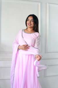 Robe de travail en georgette brodée avec dupatta pour les fêtes-Vêtements indiens et pakistanais de couleur rose - Product Image 3