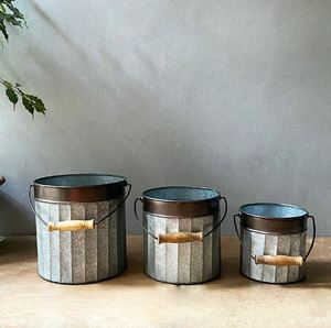 Macetas de diseño antiguo asequibles, Juego de 3 macetas de metal galvanizado para granja, macetas de metal a precio barato - Product Image 2