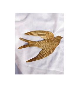 Adorno de pared de corazón de Metal con acabado dorado hermoso corazón sagrado decoración del hogar - Product Image 3