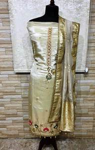 Costumes indiens modernes brodés à la main non cousus pour femmes élégants pour les fêtes de style traditionnel - Product Image 2