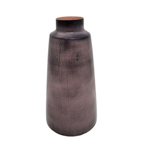 Florero decorativo de hierro y Metal para mesa, florero de madera de melocotón de estilo moderno para decoración del hogar, personalizado a granel - Product Image 1