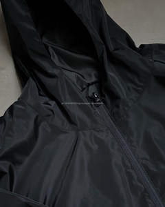 Fabricant de survêtements personnalisés, ensemble de jogging avec capuche zippée et broderie, pantalon de survêtement en nylon à blocs de couleurs, survêtements coupe-vent pour hommes - Product Image 5